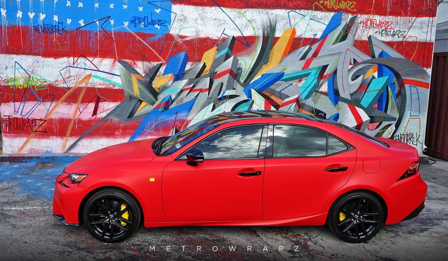 Lexus IS200t Matte Solid Red by MetroWrapz 2016 года  (фото 2 из 4)